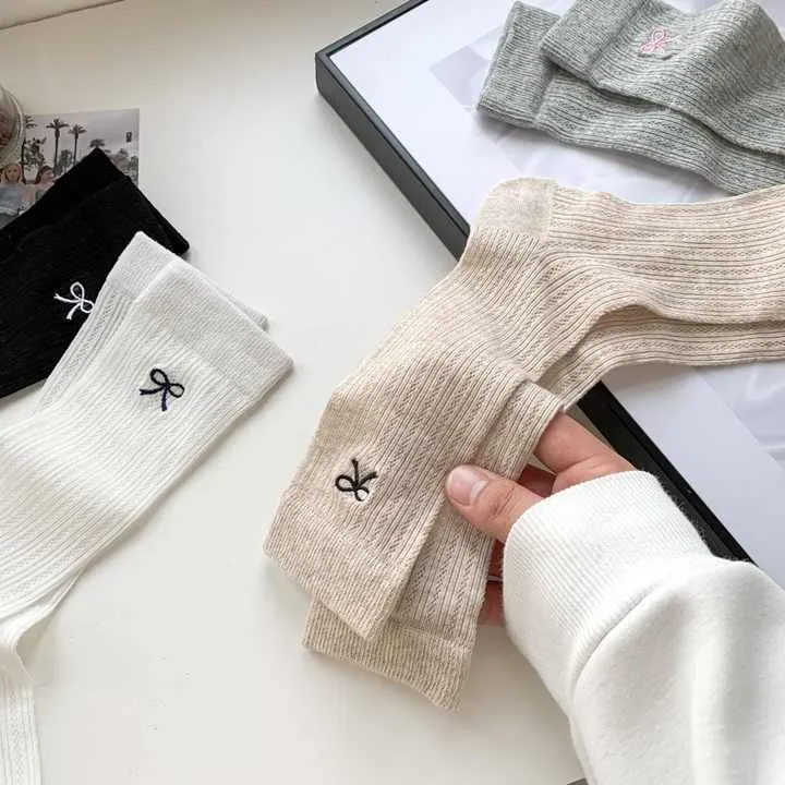 REMOULD Custom Scrunch Socks- المخصصة للنساء مع قبضة