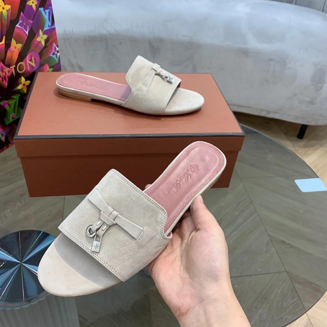 Summer Charms Sandals in Pale Gray Suede Pink Lambskin