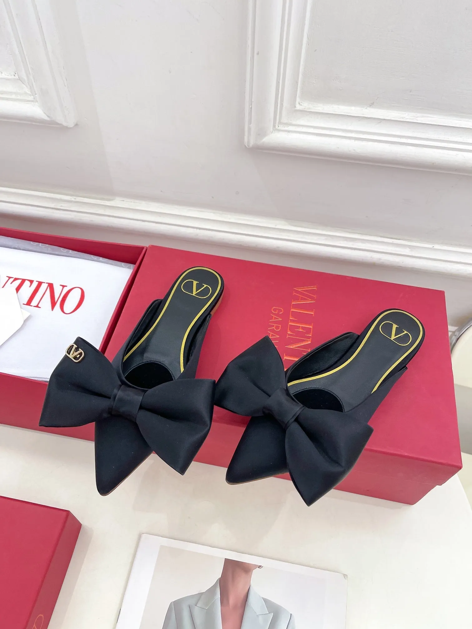 VLogo Bow Mules Women Silk Black